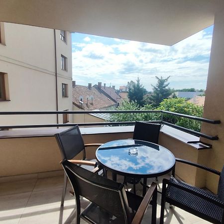 Bajcsy Apartment Debrecen Ngoại thất bức ảnh
