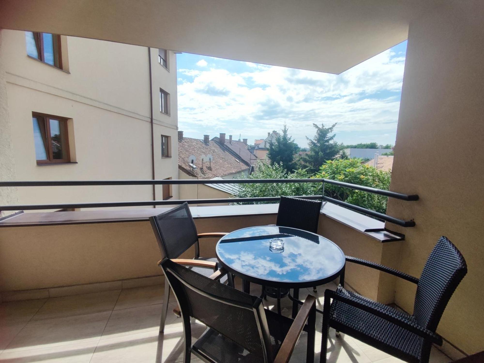 Bajcsy Apartment Debrecen Ngoại thất bức ảnh